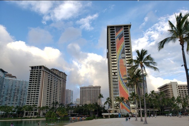 waikiki-rainbow-tower